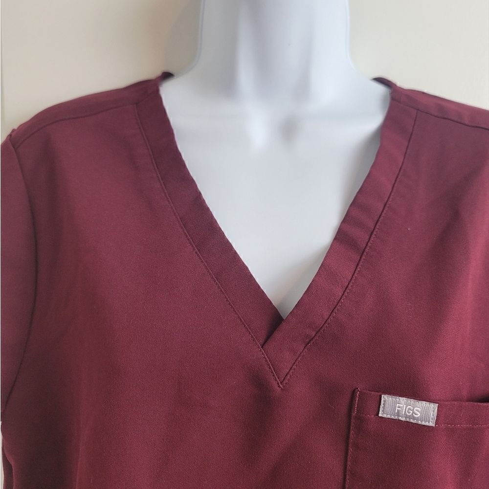FIGS Technical Collection Vneck Top - Picture 2 of 7